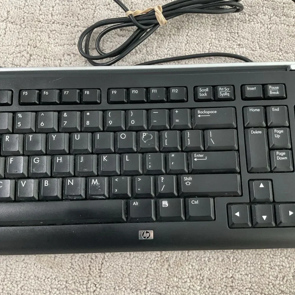 HP 5189 Multimedia Wired Keyboard with purple jack p/n 5188-6077 S/n BE91101069